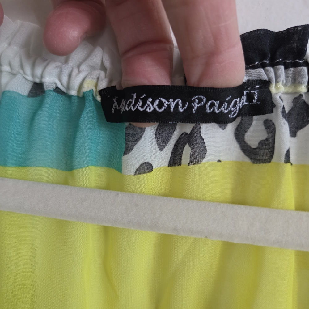 Madison Paige Chic Women's Blouse in Yellow Print - Picture 2 of 4